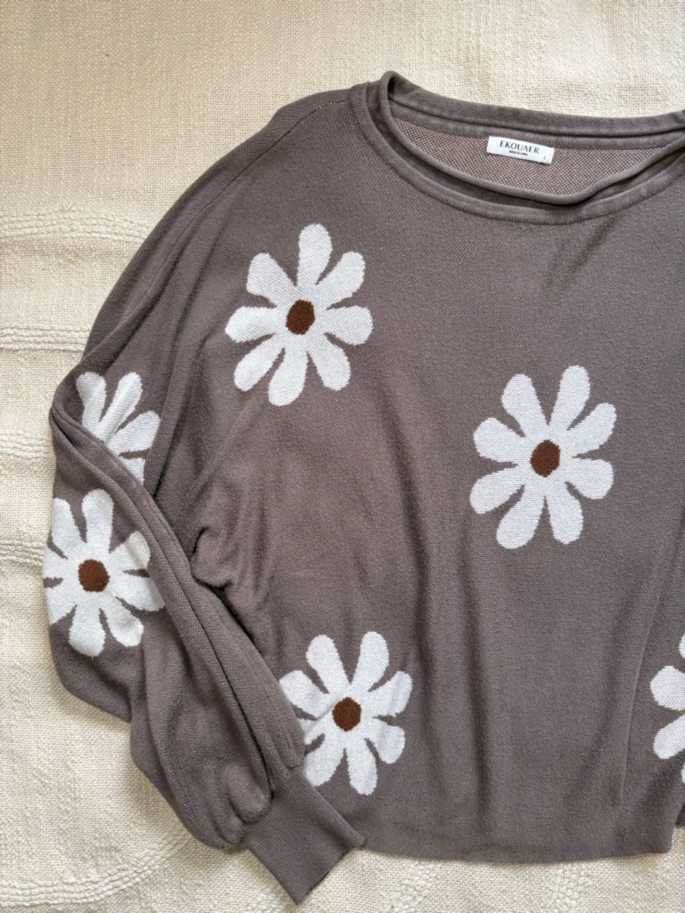 Soft Floral Long Sleeve Top - Brown with White Daisies Size Large